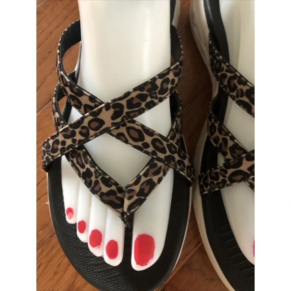 Skechers GoWalk Womens Sandals Size 8 Black Leopard GOGA Mat Flip Flop